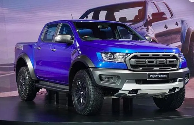 Hình ảnh chi tiết bánh xe và hệ thống treo của Ford Ranger Raptor 2019
