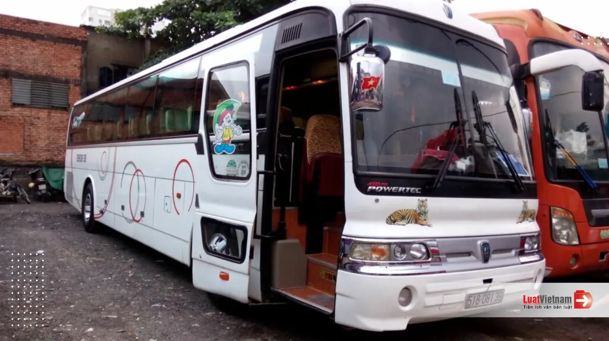 Bằng lái xe hạng E cho phép lái xe khách trên 30 chỗ và các loại xe thuộc hạng thấp hơn