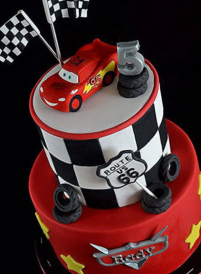 allintitle:mẫu bánh sinh nhật xe ô tô 2 tầng độc đáo làm điểm nhấn bữa tiệc
