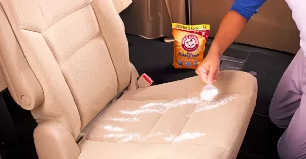 Khử mùi xe ô tô bằng bột soda hay baking soda là cách khử mùi xe an toàn