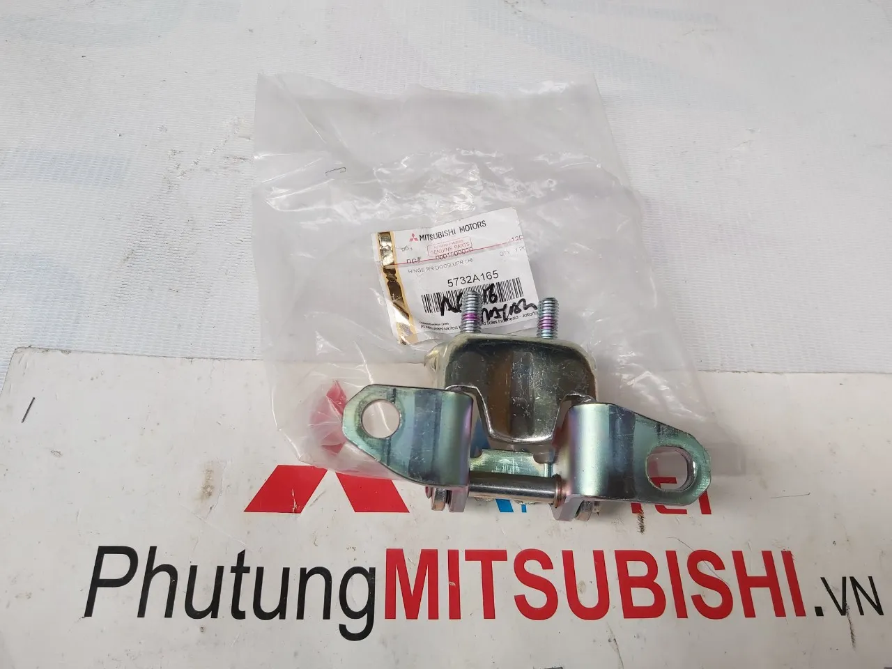 Chi tiết cấu tạo bản lề cửa sau