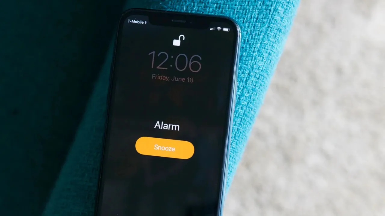 Việc đặt báo thức sau 15 – 20 phút chợp mắt là biện pháp cần thiết để tài xế tránh ngủ quá lâu gây ra mệt mỏi