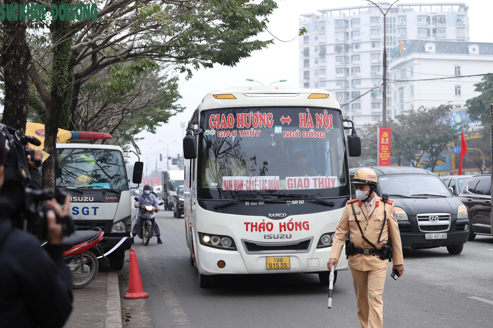 Hàng chục phương tiện được yêu cầu dừng kiểm tra