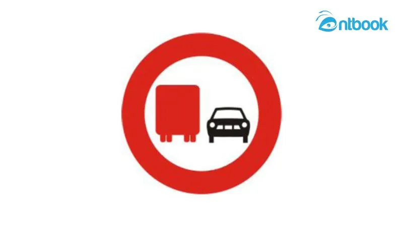 Biển báo P.126 cấm xe ô tô tải trên 3.5 tấn vượt xe cơ giới khác