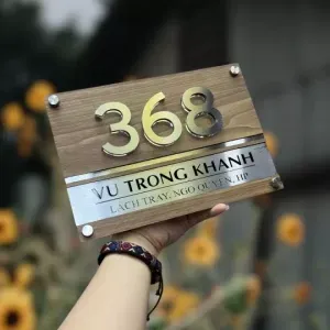 Bảng số nhà bằng gỗ mica vân gỗ độc đáo