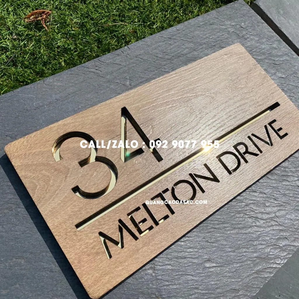 Mẫu biển số nhà mica giả gỗ sang trọng