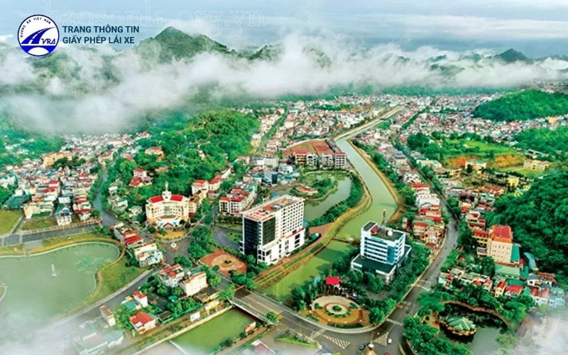 Sơn La là điểm đến du lịch nổi bật với cao nguyên Mộc Châu và Tà Xùa