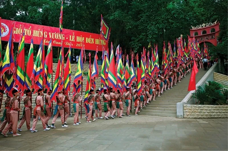 Dòng xe mang biển số 19 đang lưu thông trên các tuyến đường hiện đại tại thành phố Việt Trì