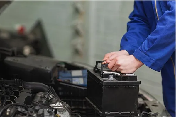 Bình ắc quy ô tô