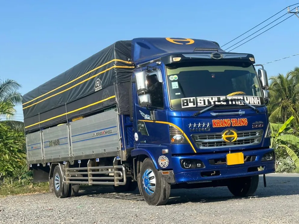 Xe tải Hino FC 2022 thùng nhôm inox dài 7m2