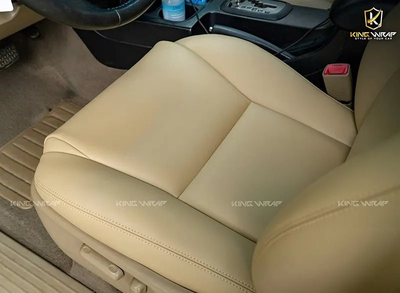 Bọc da nội thất ô tô Fortuner