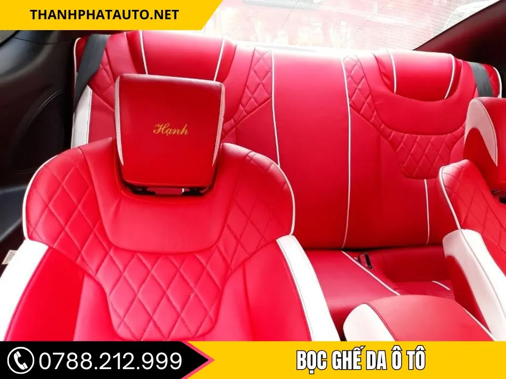 Hình ảnh cận cảnh chất liệu da công nghiệp dùng để bọc ghế ô tô giá rẻ, bề mặt da mềm mại