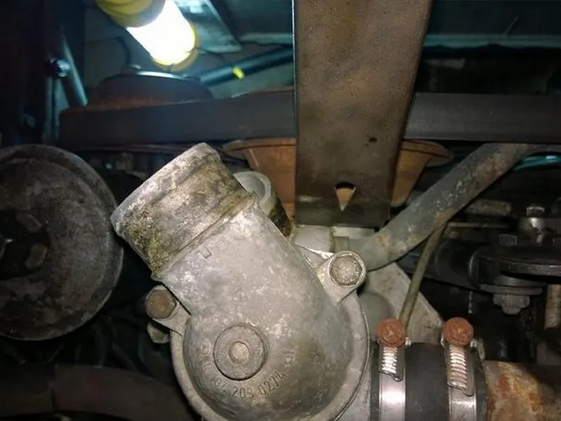 Đồng hồ nhiệt độ nước hiển thị vùng nguy hiểm