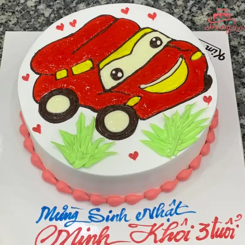Bánh sinh nhật ô tô McQueen chi tiết