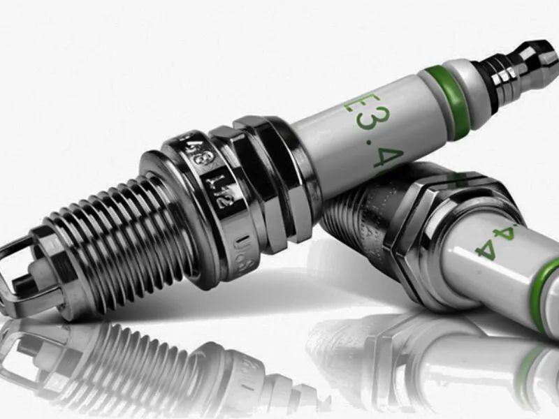 Kiểm tra màu sắc điện cực là cách nhận biết bugi ô tô bị hỏng chính xác nhất