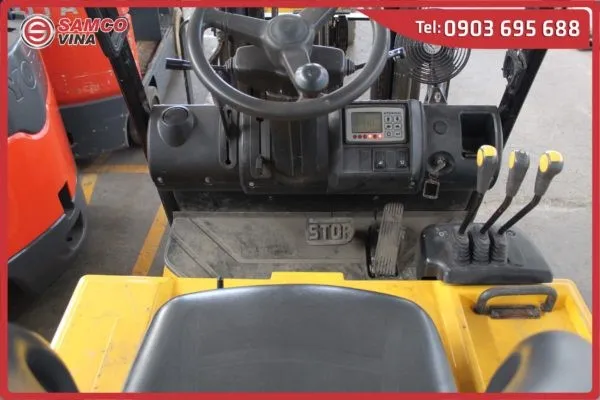 Buồng lái xe nâng