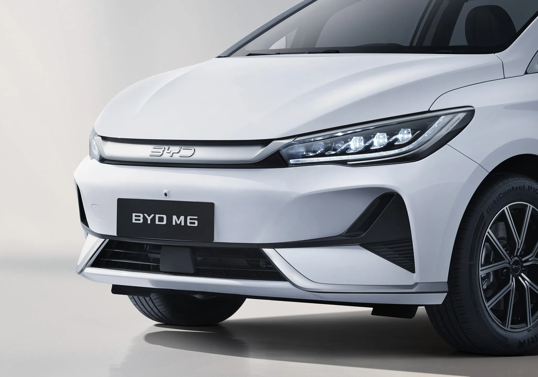 Ngoại thất BYD M6