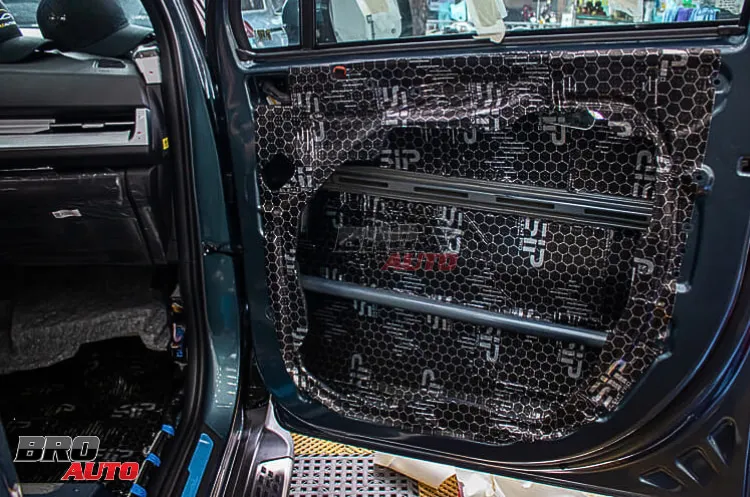 Thi công cách âm 4 cánh cửa xe ô tô bằng vật liệu cách âm ô tô tốt nhất