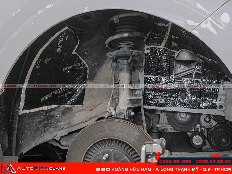 Cách âm hốc bánh xe Kia Carnival