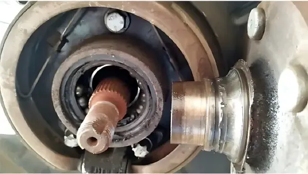 Quy Trình Thay Thế Và Bảo Dưỡng Moay Ơ Xe Ô Tô Con Đúng Kỹ Thuật