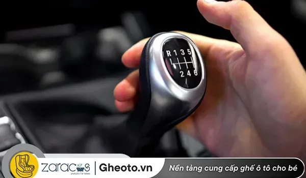 cach-day-xe-oto-khi-het-binh-1