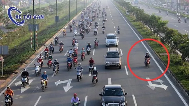 Lưu thông sai làn đường quy định là một lỗi giao thông rất phổ biến