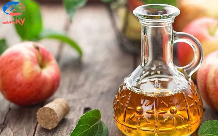 Diệt kiến trên xe ô tô tận gốc bằng trà và táo