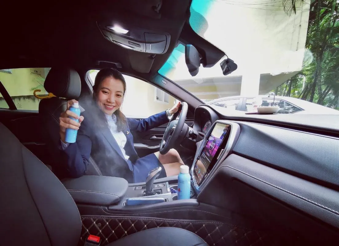 Hương thơm từ dung dịch diệt khuẩn đa năng BNP sẽ giúp lấn ác đi mùi hôi trong xe ô tô