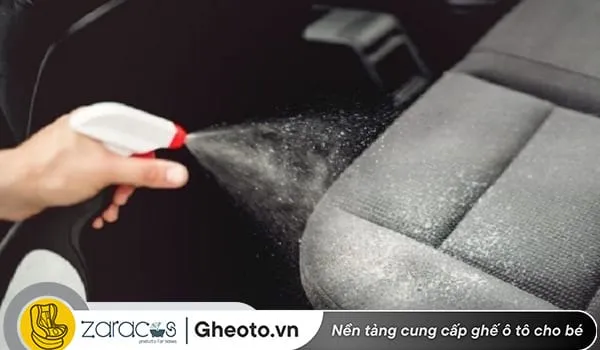 Cách khử mùi da trên xe ô tô mới bằng giấm trắng và tinh dầu