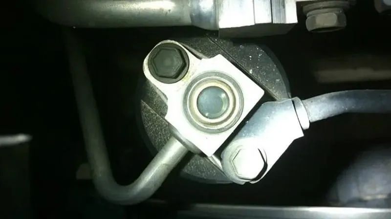 Phương pháp cách kiểm tra ga điều hòa ô tô bằng mắt thường qua kính quan sát