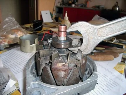 Vòng trượt rotor cần được kiểm tra độ mòn và sạch sẽ