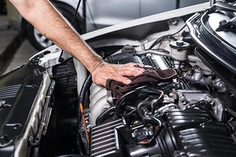 Dấu hiệu của ngập nước trên các chi tiết máy, kiểm tra gioăng đầu bò và ốc vít