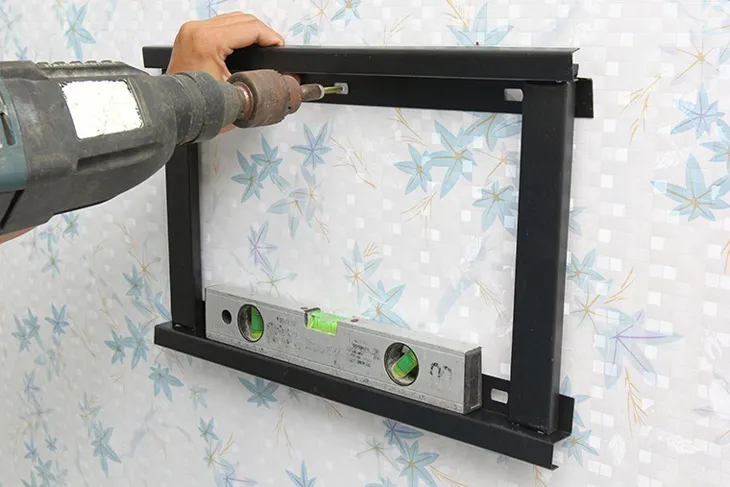 Khoan tường, bắt tắc kê