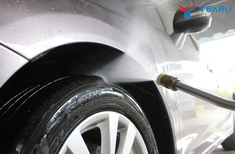 Làm sạch chi tiết bánh xe và mâm xe theo cách rửa xe ô tô tại nhà