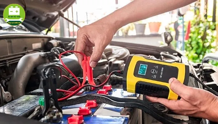 Hướng dẫn cách sạc bình ắc quy cho xe ô tô