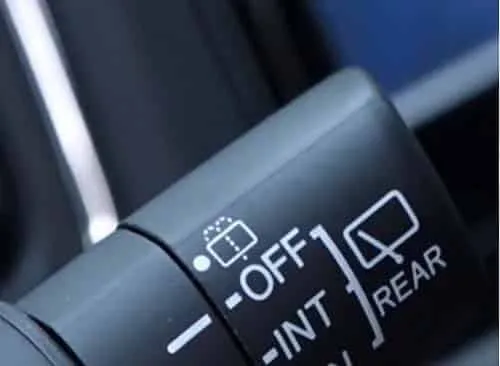 Cách tắt cần gạt nước ô tô