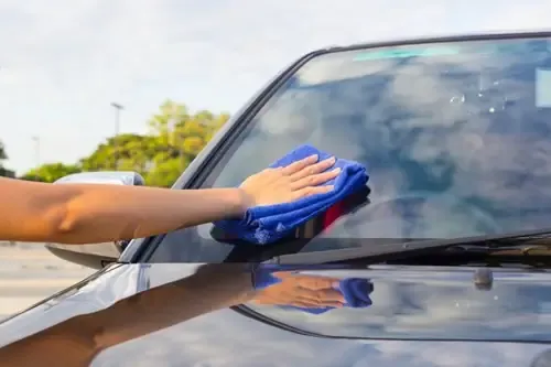 Hướng dẫn cách tẩy vết bẩn trên xe ô tô với nguyên liệu có sẵn tại nhà