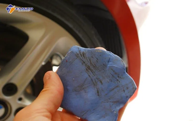 Hướng dẫn sử dụng đất sét tẩy bụi sơn chuyên dụng trên bề mặt sơn xe