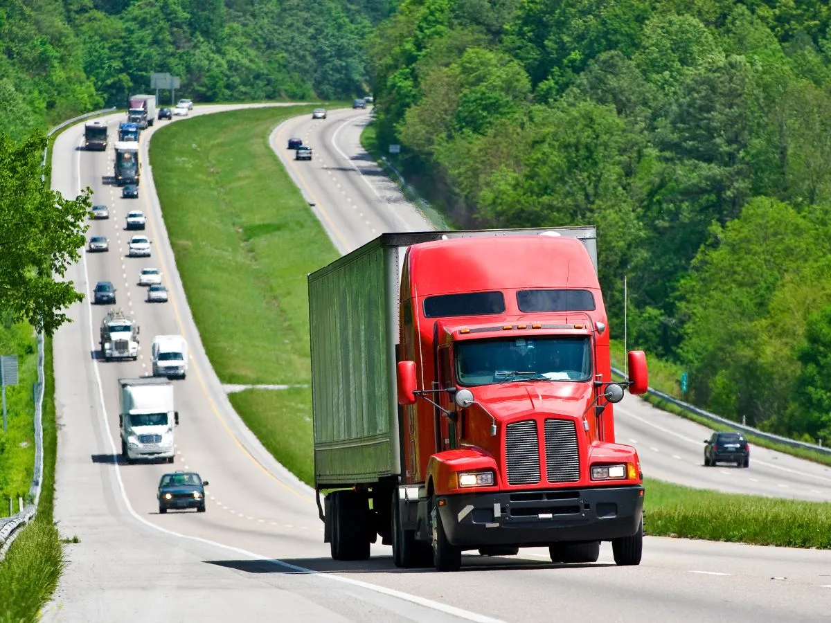 Cách xử lý tình huống xe tải leo dốc xuống dốc