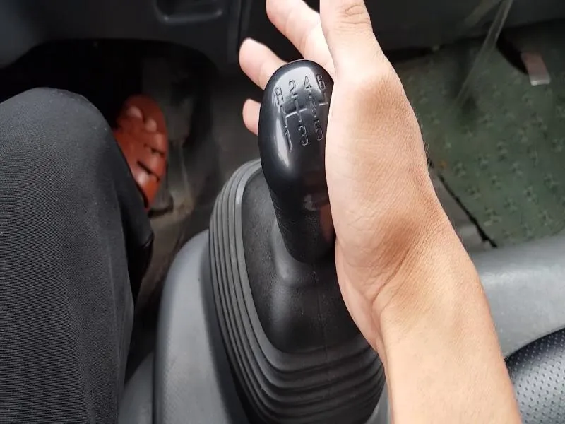 Cách vào số xe tải Isuzu không quá phức tạp