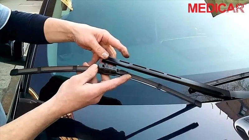 So sánh các loại cần gạt mưa ô tô và mức giá tham khảo