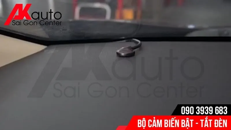 cảm biến tự bật đèn ô tô tiện lợi tăng an toàn ban đêm