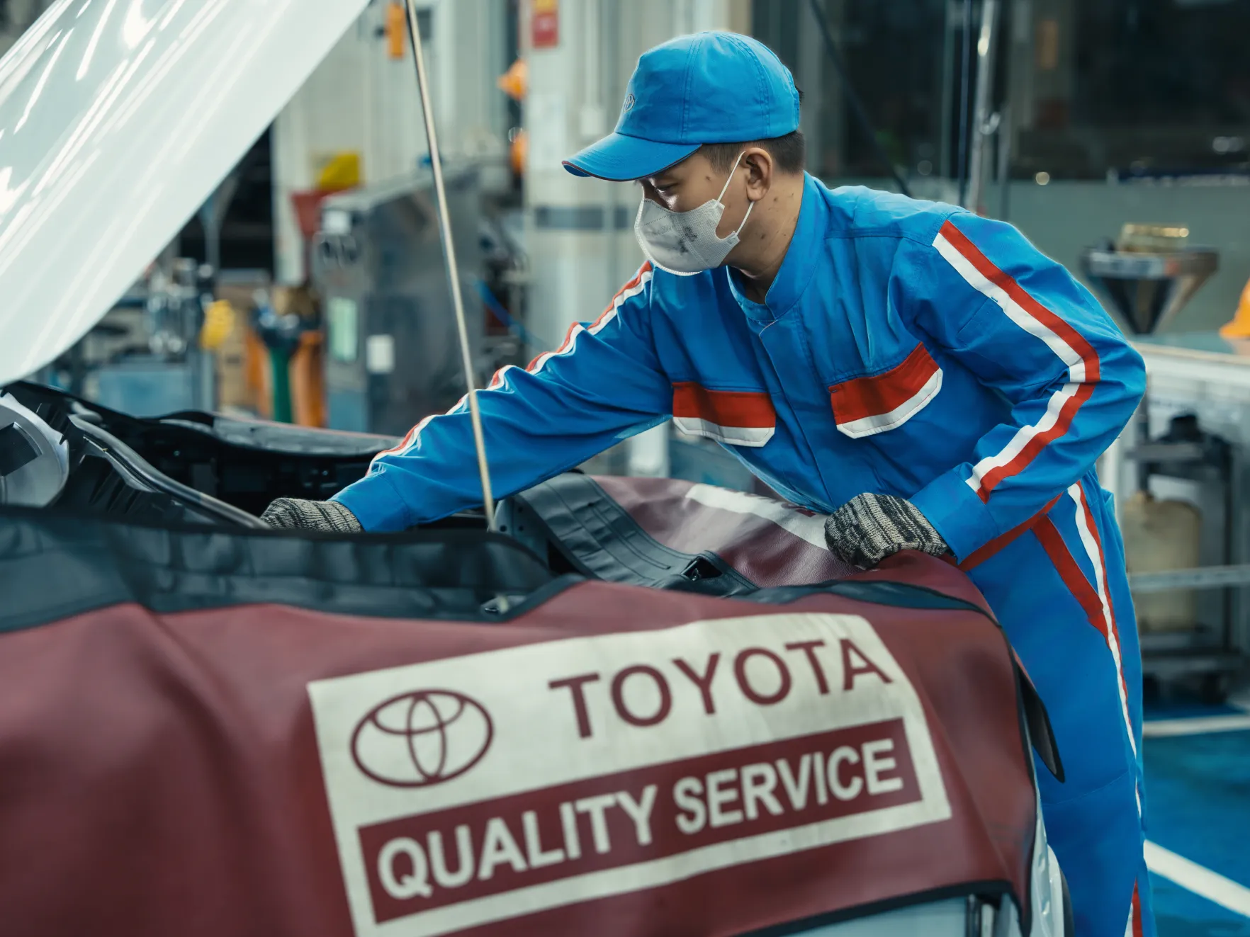 Cam kết sử dụng phụ tùng chính hãng 100% cho dịch vụ bảo dưỡng định kỳ xe ô tô Toyota