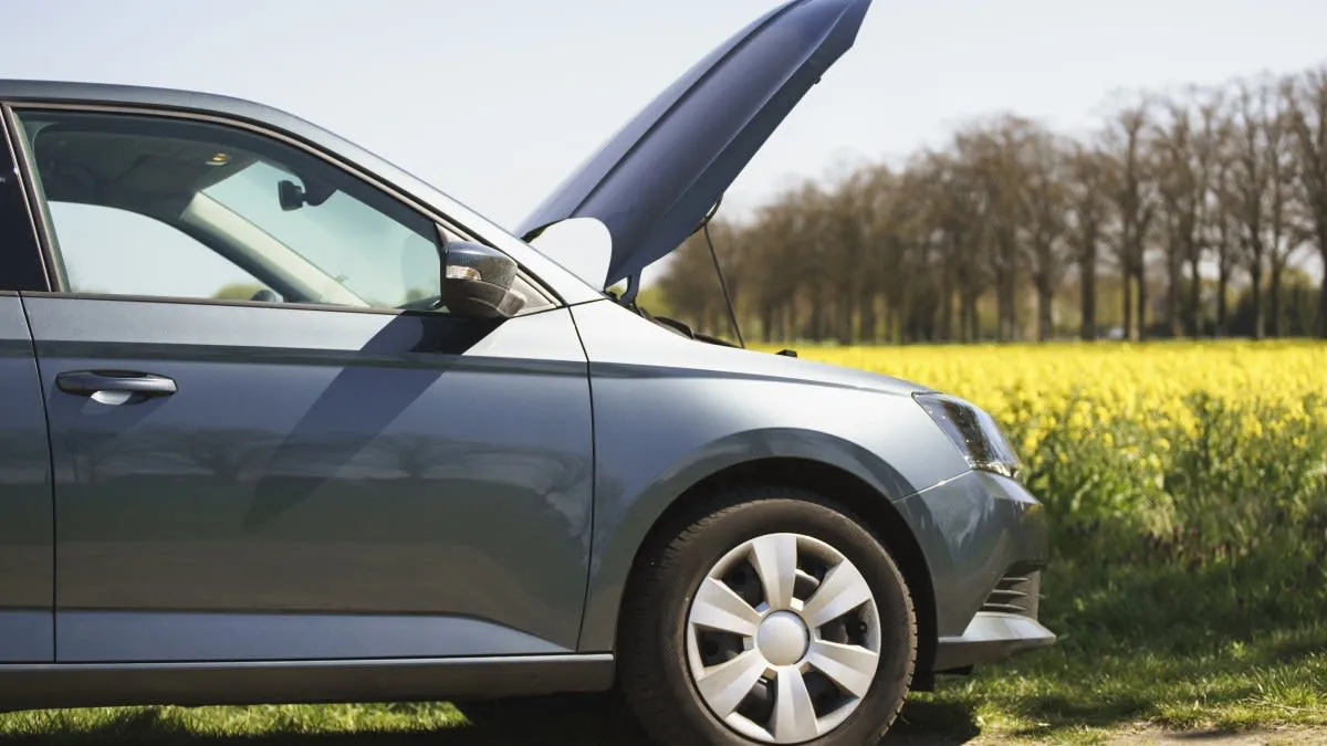 Cách kích điện (đề nổ) xe ô tô khi hết bình