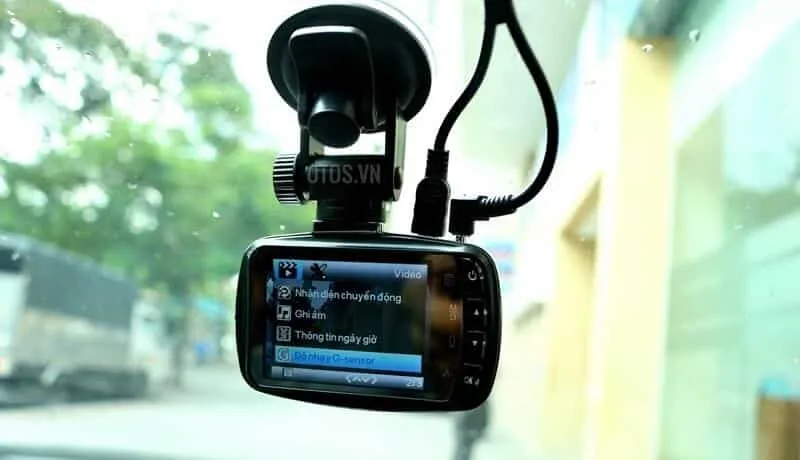 Có nên mua camera hành trình giá rẻ hay không?