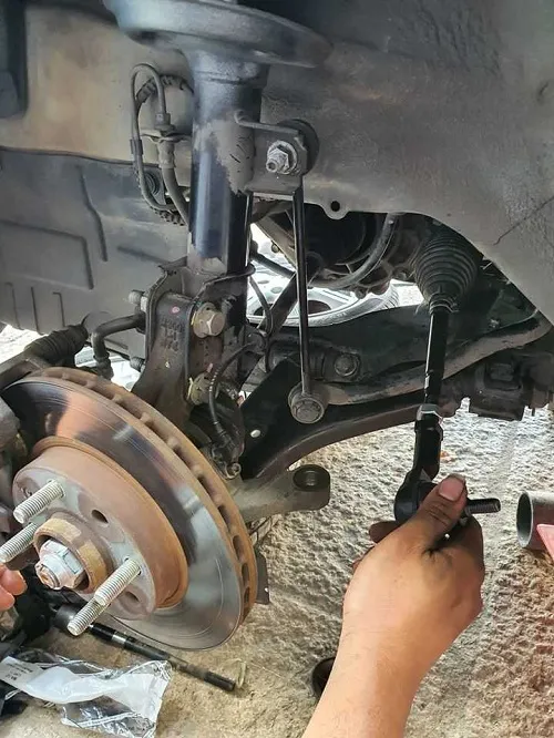 Minh họa về độ mòn lốp do sai góc đặt bánh xe