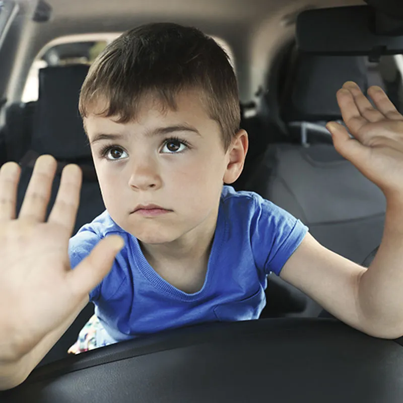 Cần nắm rõ cách thoát hiểm trên xe ô tô để luôn đảm bảo an toàn