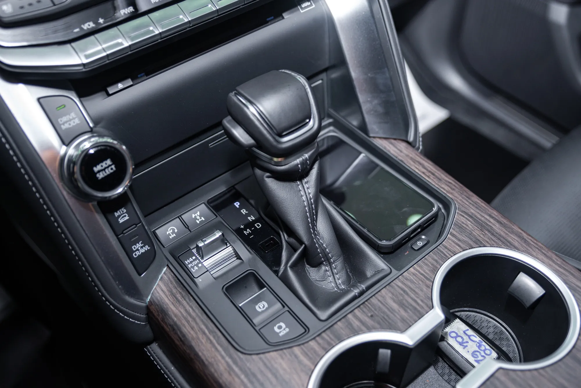 Sơ đồ số tự động trên Toyota Land Cruiser 300