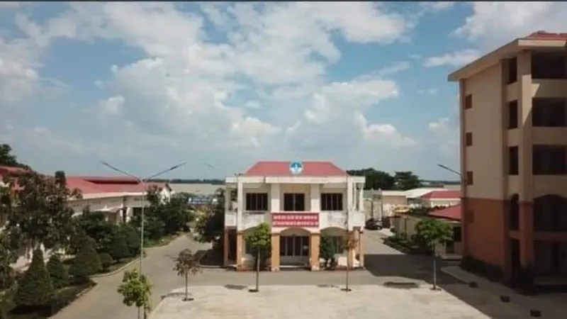 Sinh viên thực hành vận hành tàu tại trường Cao đẳng GTVT Đường thủy 2