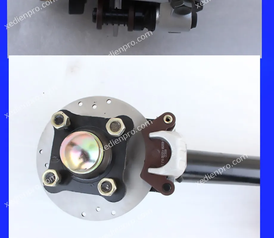 Cận cảnh phanh đĩa đôi lắp trên cầu trước xe 4 bánh